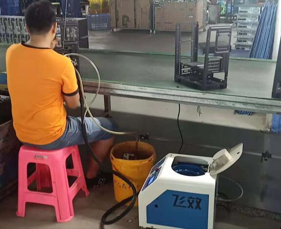 飞效自动铆钉机机箱使用现场 飞效自动铆钉机机箱使用现场