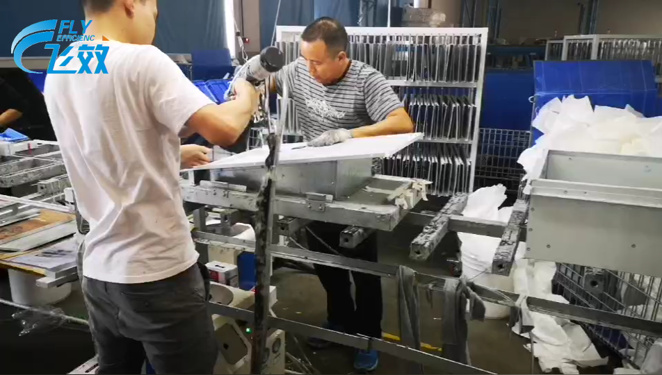 通讯设备自动铆钉机自动拉铆现场