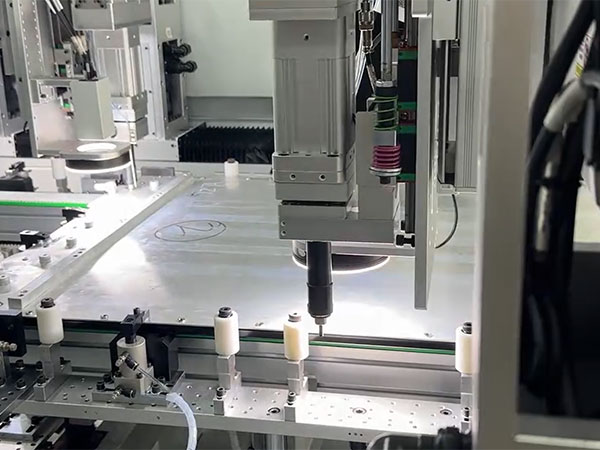 大型龙门式铆螺母中心